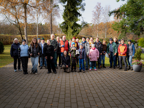 Laubrech-Aktion am Friedhof in Barthelmesaurach Laubrech-Aktion am Friedhof in Barthelmesaurach