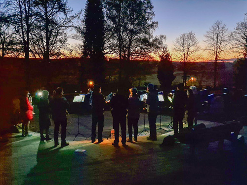 Das Osterfest - von der Dunkelheit zum Licht Das Osterfest - von der Dunkelheit zum Licht