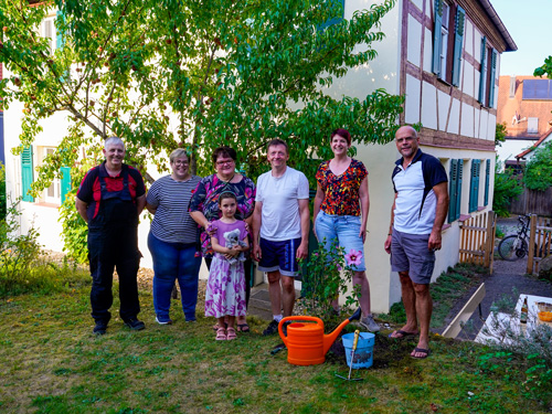 Baumpflanzung am Drauracher Pfarrhaus Baumpflanzung am Drauracher Pfarrhaus