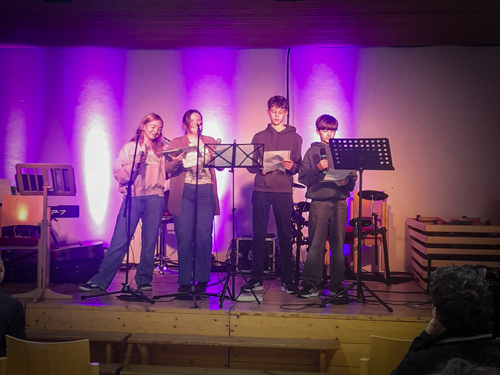 Alles neu? Der Vorstellungsgottesdienst unserer Konfis! Alles neu? Der Vorstellungsgottesdienst unserer Konfis!